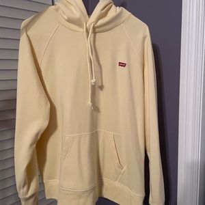 BNWOT Size M Levi’s Hoodie